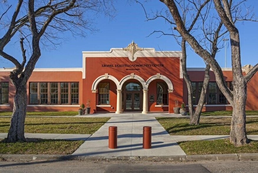 More Photos Of 308 James St, Houston Specialty For Sale