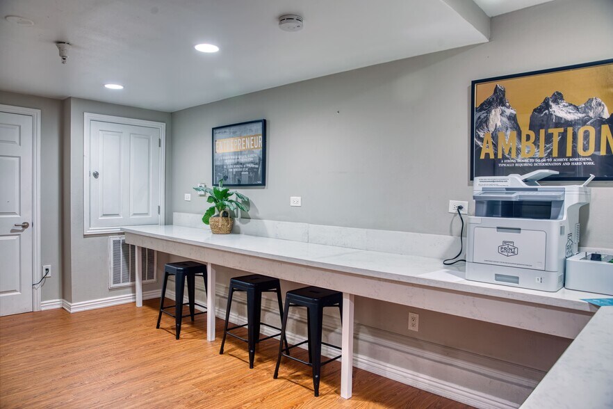 More Photos Of 668 W 28th St, Los Angeles Apartments For Sale