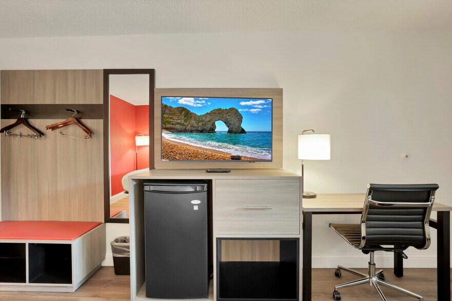 More Photos Of 22115 Brookpark Rd, Cleveland Hotel For Sale