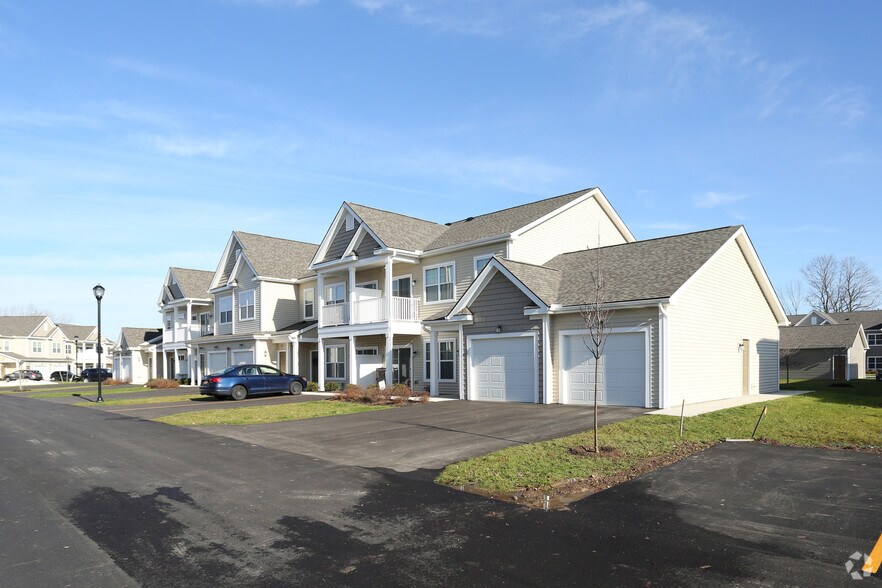 More Photos Of 6 Goldenroot Ln, North Chili Apartments For Sale