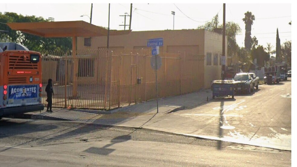 More Photos Of 6326 S Central Ave, Los Angeles Auto Repair For Lease