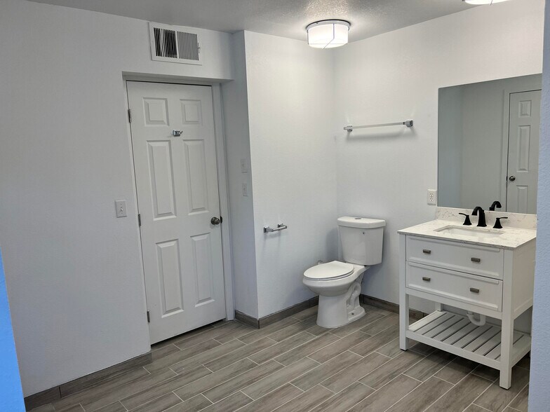 More Photos Of 404 E Centre Ave, Buckeye Warehouse For Sale