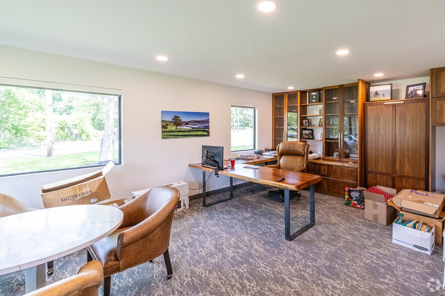 More Photos Of 682 US-202, Bridgewater Office For Sale