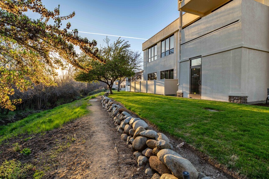 More Photos Of 3156 State St, Medford Medical For Sale