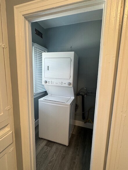 More Photos Of 445 S Chicago St, Los Angeles Apartments For Sale