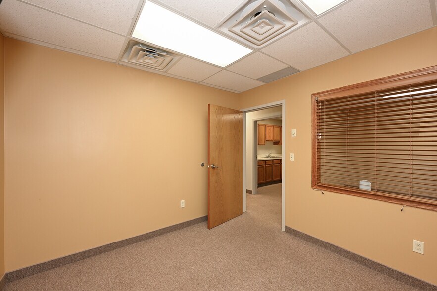 More Photos Of 4067-4083 N Jefferson St, Medina Medical For Lease