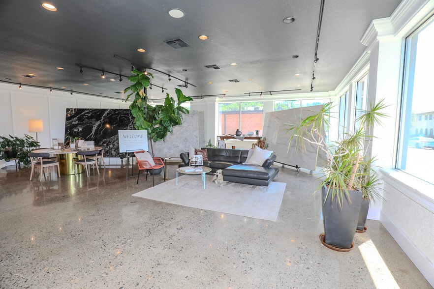 More Photos Of 403 NE Winchester St, Roseburg Freestanding For Sale