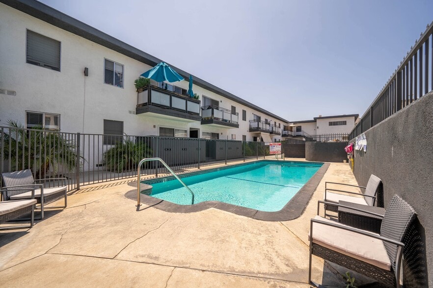 More Photos Of 11940 Burbank Blvd, Valley Village Apartments For Sale