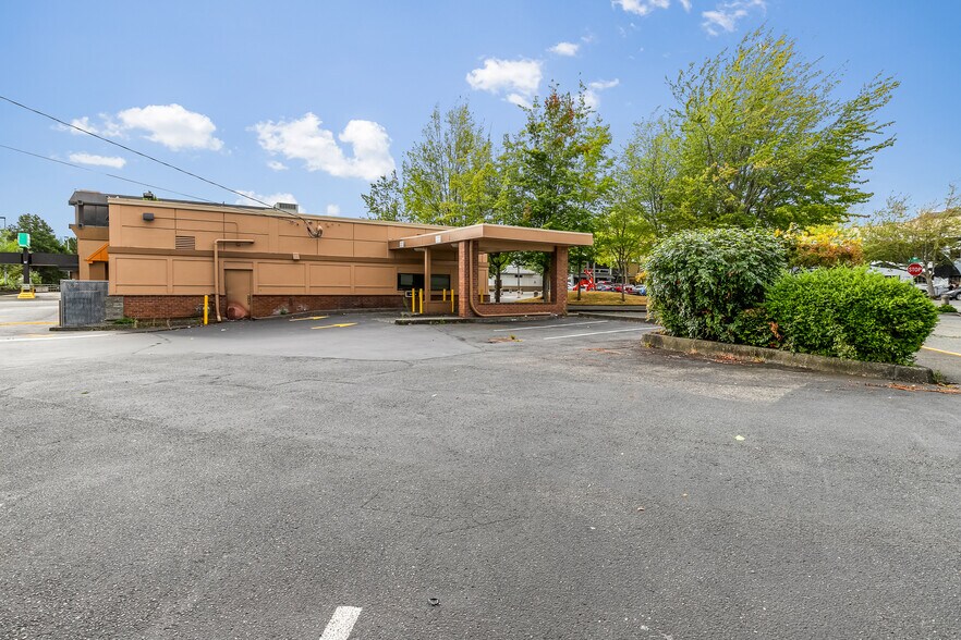 More Photos Of 1501 Cornwall Ave, Bellingham Bank For Sale