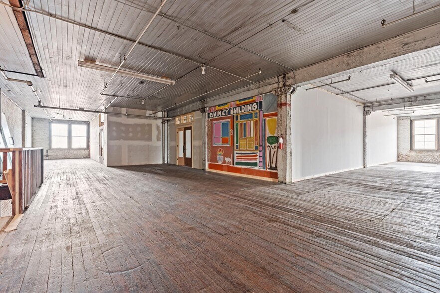 More Photos Of 1311 W 13th St, Kansas City Office For Sale