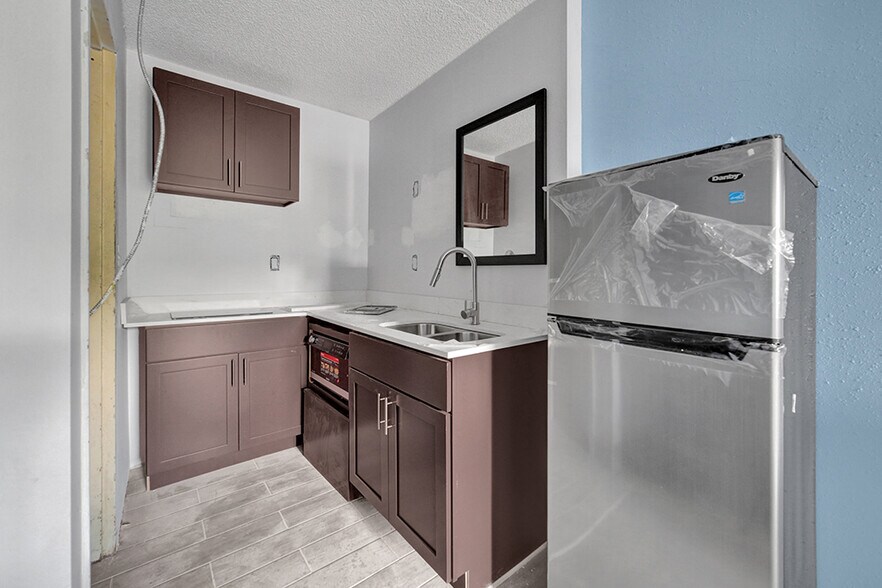 More Photos Of 5101 Messer Airport Hwy, Birmingham Hotel For Sale