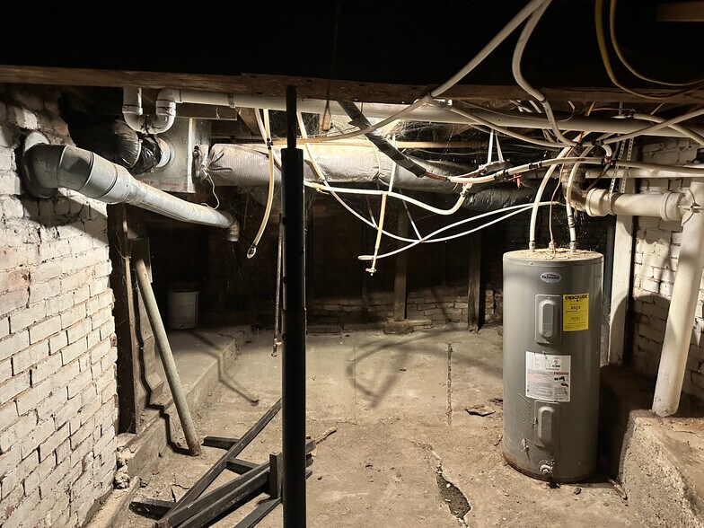 More Photos Of 1831 N C St, Elwood Apartments For Sale