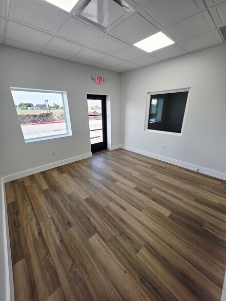 More Photos Of 705 Private Road 5939, Lavon Light Distribution For Lease