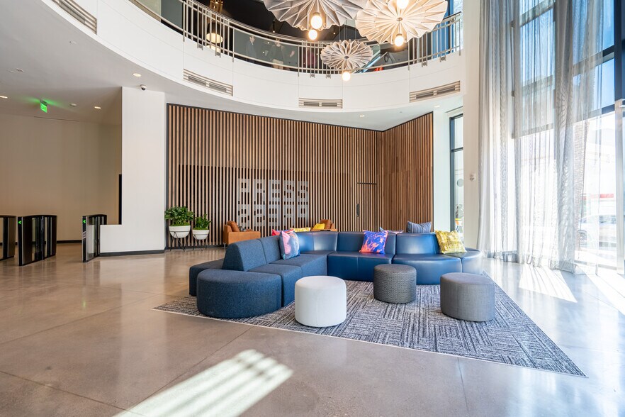 More Photos Of 200 E Van Buren St, Phoenix Office For Lease