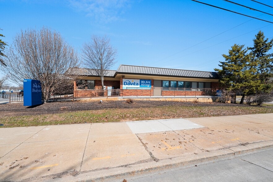 More Photos Of 1751 Deckner Ave, Green Bay Medical For Sale