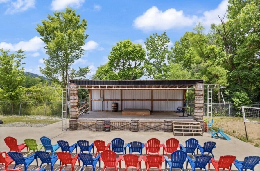 More Photos Of 899 Highway 26, Corbin Flex For Lease