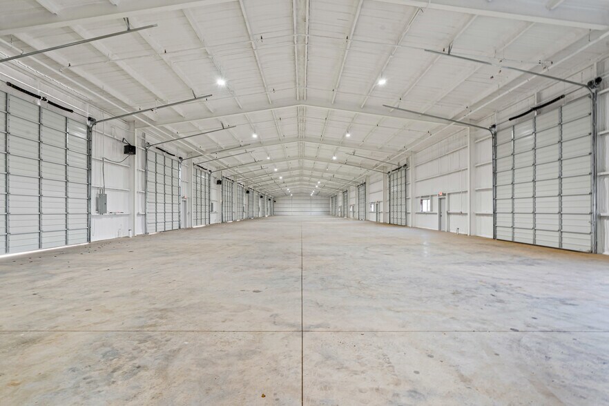More Photos Of 12308 Rendon Rd, Burleson Warehouse For Lease