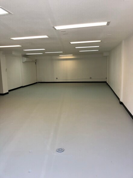 More Photos Of 9051-9053 Van Nuys Blvd, Panorama City General Retail For Lease