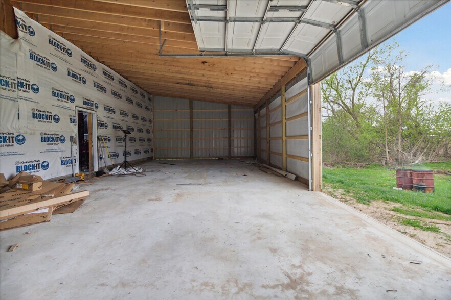 More Photos Of 3159 W Monroe Rd, Alma Freestanding For Sale