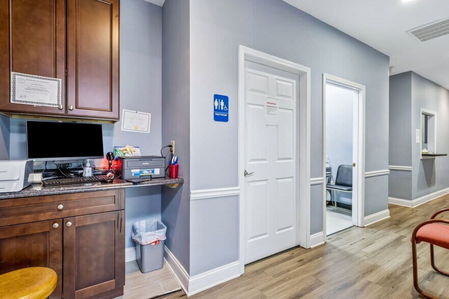 More Photos Of 4225 S Lee St, Buford Freestanding For Sale