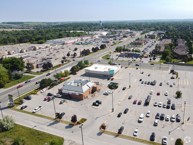 More Photos Of 149 Young St, Alliston General Retail For Lease