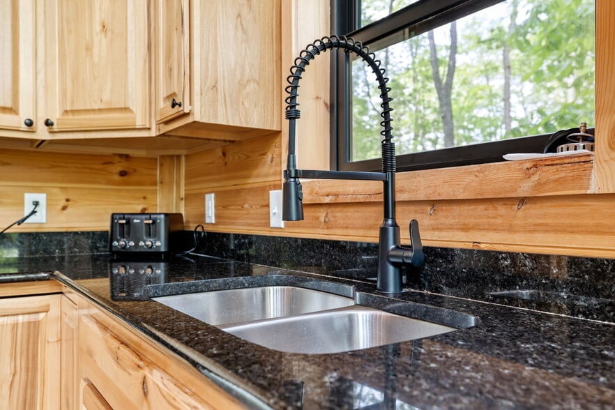 More Photos Of 22468 State Highway 112, Cassville Specialty For Sale