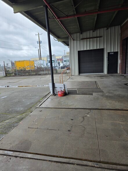 More Photos Of 5020 S Colorado Ave, Seattle Warehouse For Sale