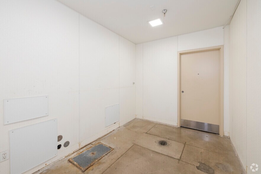 More Photos Of 1202 W University Dr, Mesa Freestanding For Lease