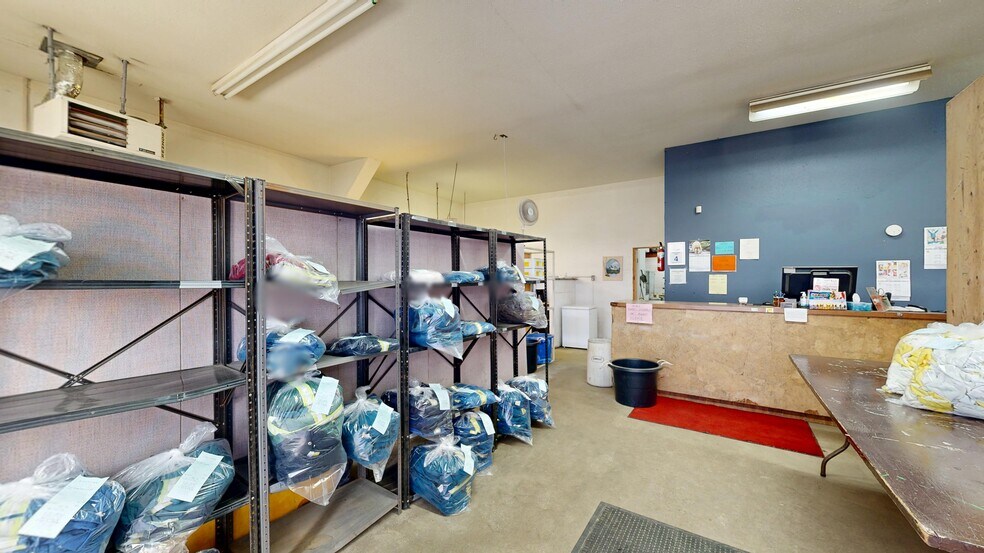 More Photos Of 4707 50 st, Stettler Service For Sale