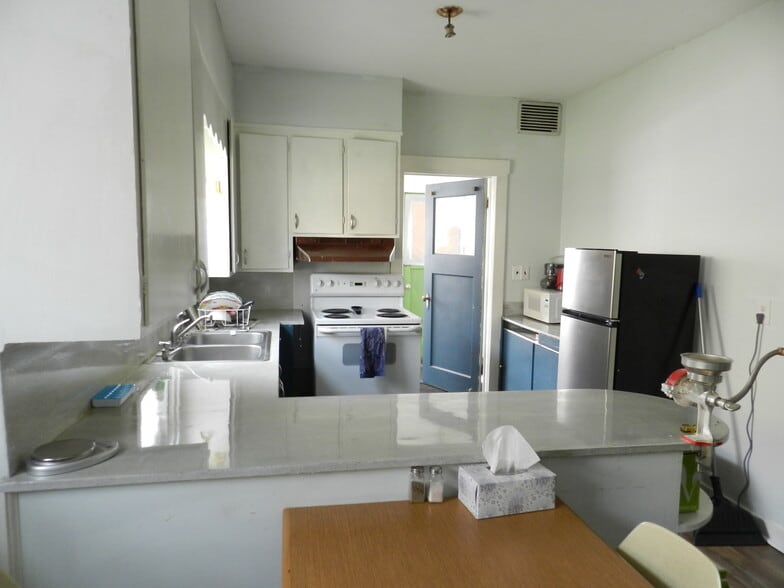 More Photos Of 104 Challis St, Salmon Warehouse For Sale