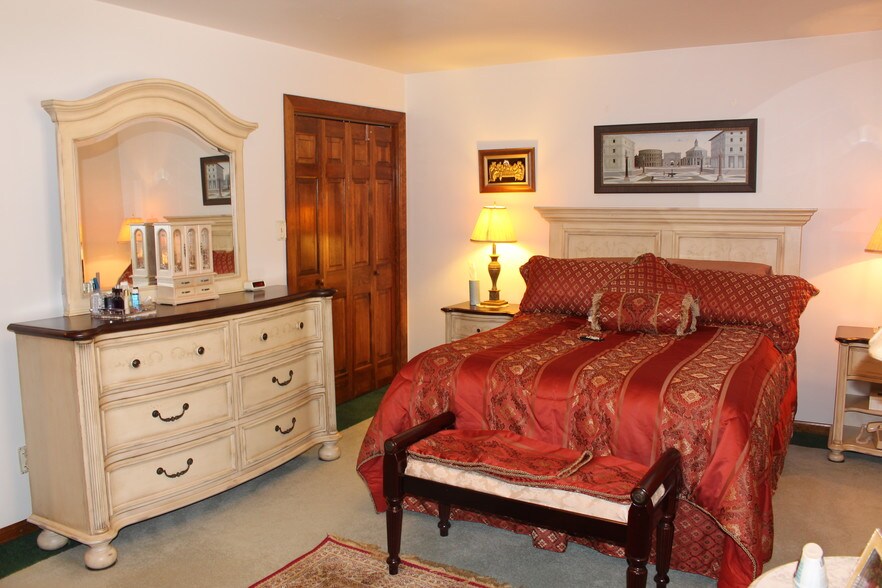 More Photos Of 725 Main St, Wintersville Restaurant For Sale
