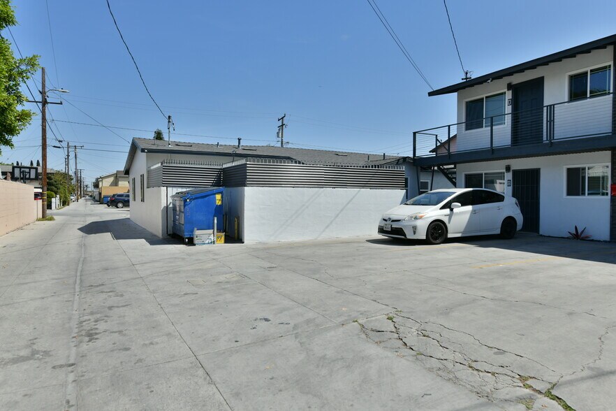 More Photos Of 6221 Corona Ave, Bell Apartments For Sale