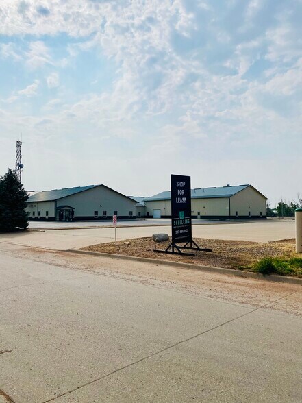 More Photos Of 1400 E Lincoln St, Gillette Warehouse For Lease