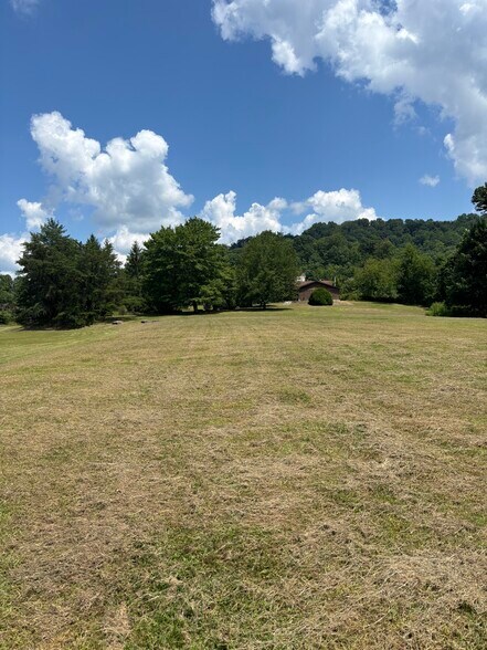 More Photos Of 414 Milroy Grose, Lansing Land For Sale
