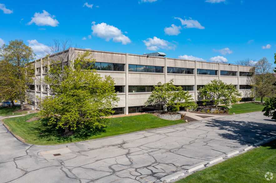 Primary Photo Of 125 N Executive Dr, Brookfield Office For Lease