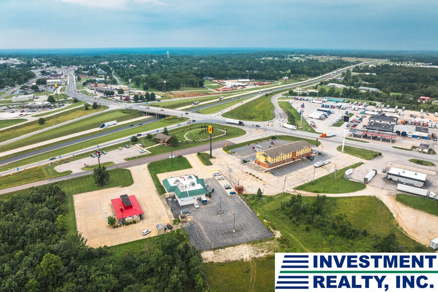 More Photos Of 60 Highway P, Cuba Freestanding For Sale