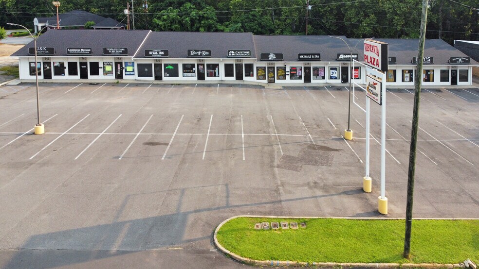 More Photos Of 720-742 McFarland Blvd, Northport Unknown For Lease