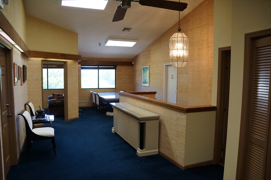 More Photos Of 400 Executive Center Dr, West Palm Beach Medical For Sale