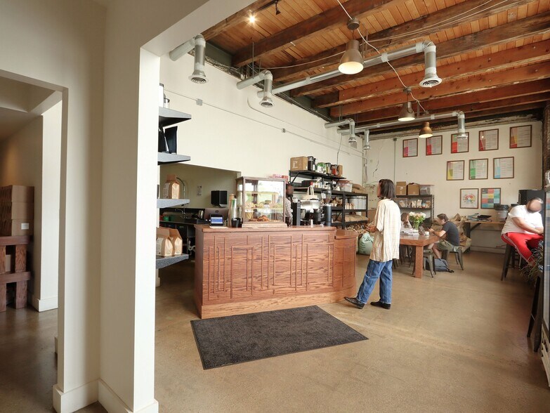 More Photos Of 2831 E Grand Blvd, Detroit Warehouse For Sale