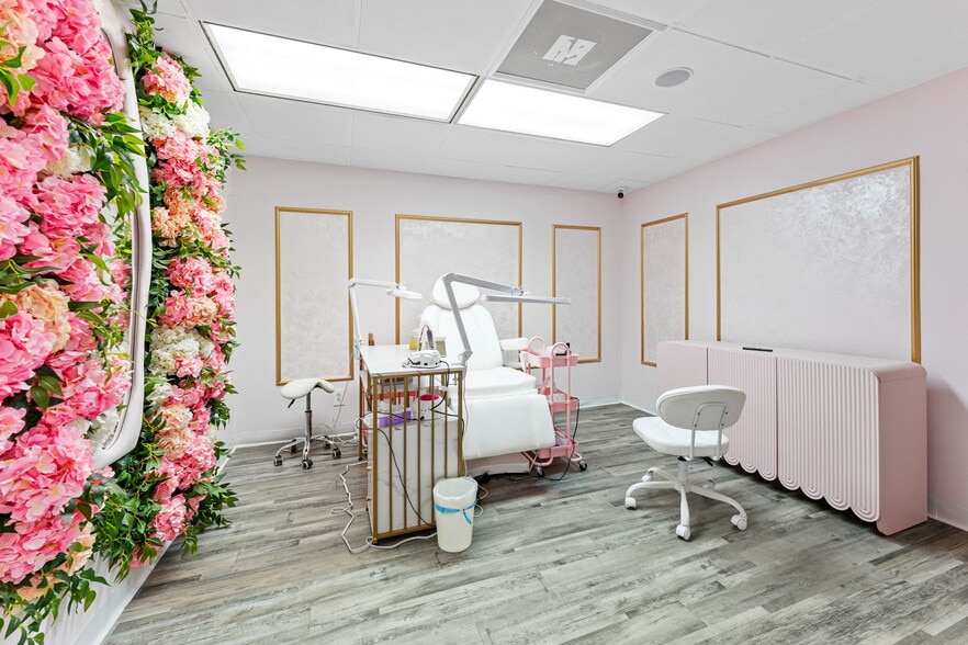 More Photos Of 3007 W Cypress St, Tampa General Retail For Sale