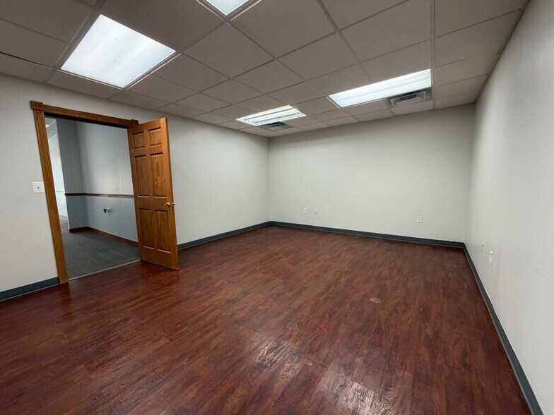 More Photos Of 7100 Jackson Rd, Ann Arbor Freestanding For Lease