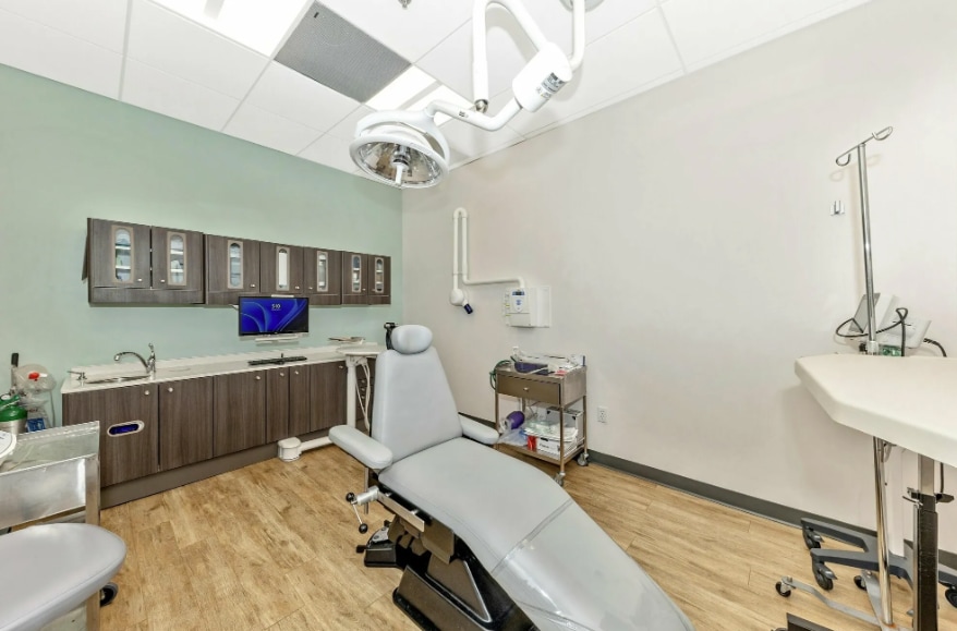 More Photos Of 6550 Mercantile Dr E, Frederick Medical For Sale