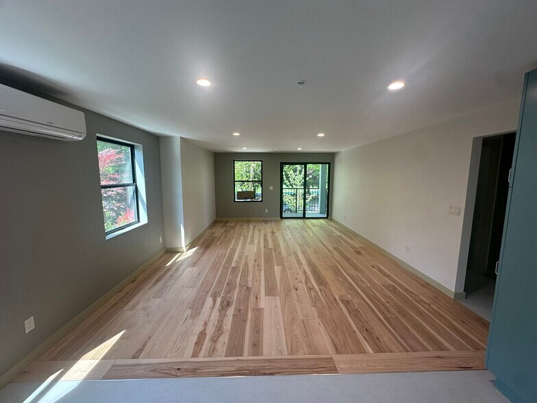 More Photos Of 228 21st Ave E, Seattle Multifamily For Sale