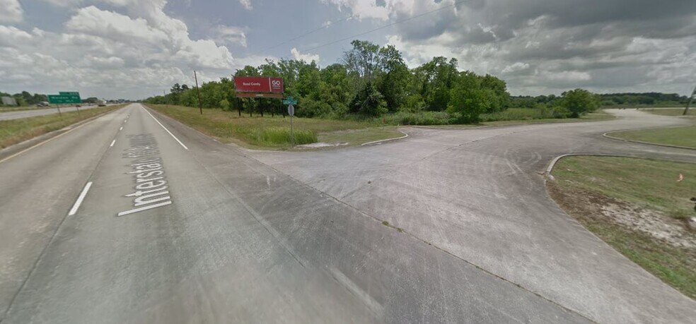 More Photos Of +/- 4 Acres I-10 & Lakeway, Beaumont Land For Sale