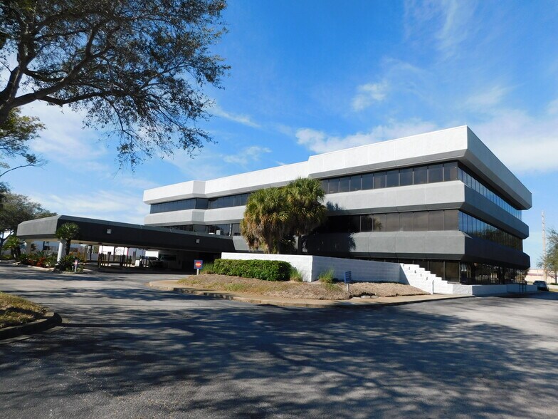 More Photos Of 775 E Merritt Island Causway, Merritt Island Medical For Lease