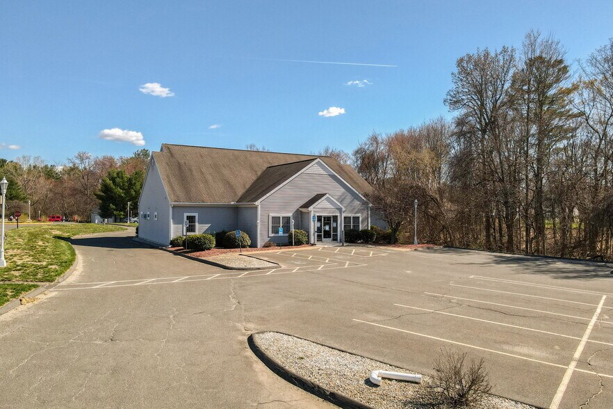 More Photos Of 800 College Hwy, Southwick Medical For Lease