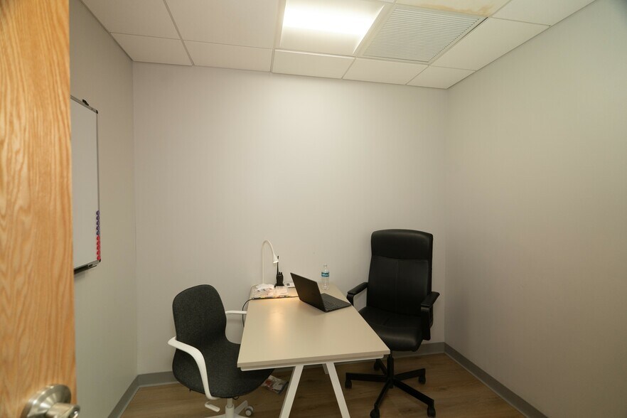 More Photos Of 7851-7863 NW 46th St, Doral Warehouse For Sale