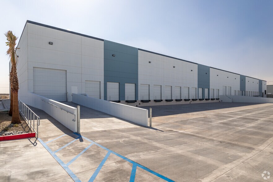 More Photos Of 1774 Pan American St, Calexico Warehouse For Lease