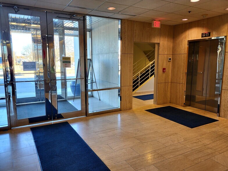 More Photos Of 2900 O St, Lincoln Office For Lease