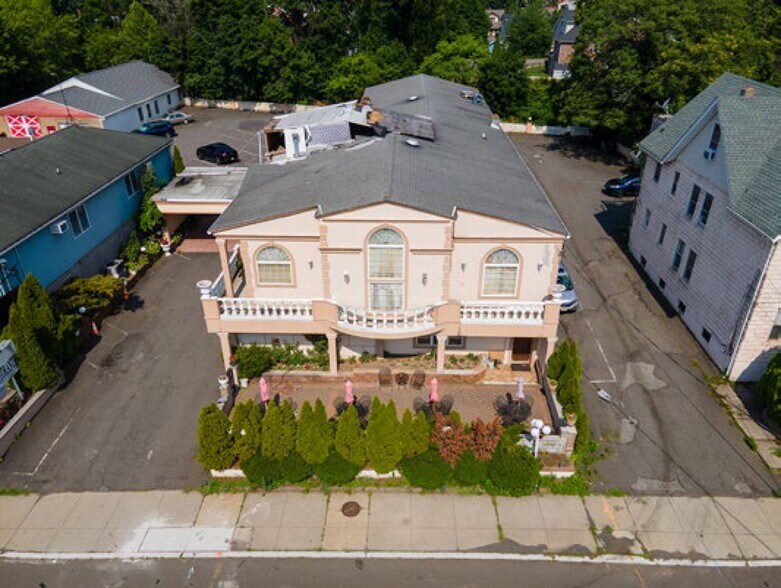 More Photos Of 160 Lincoln Ave, Hawthorne General Retail For Sale